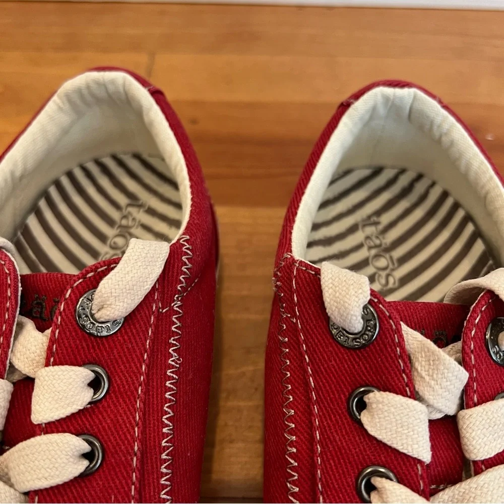 Taos Sneakers Womens 9 Red Canvas Lace Up Moc Star Walking Shoes Comfort Casual - Picture 6 of 15